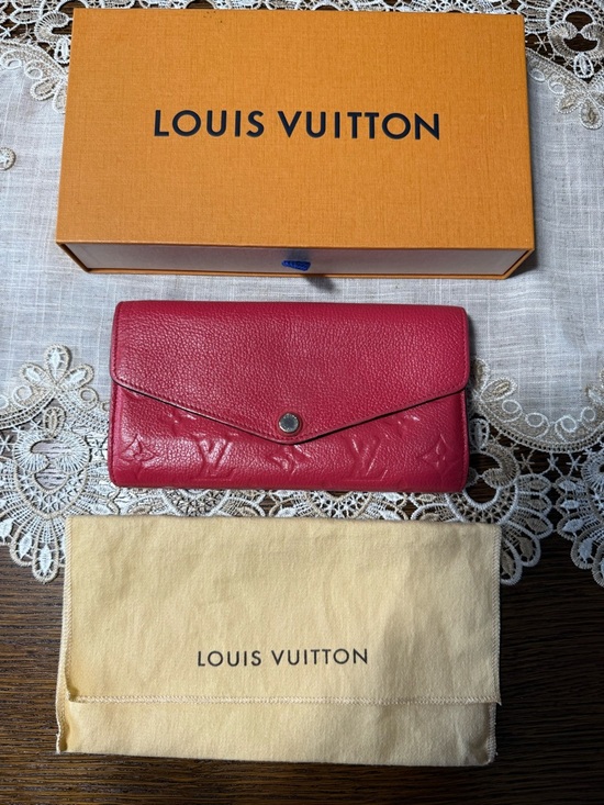 Louis Vuitton Handbags - Louis Vuitton Rose Pink Sarah Wallet in Pebbled Leather